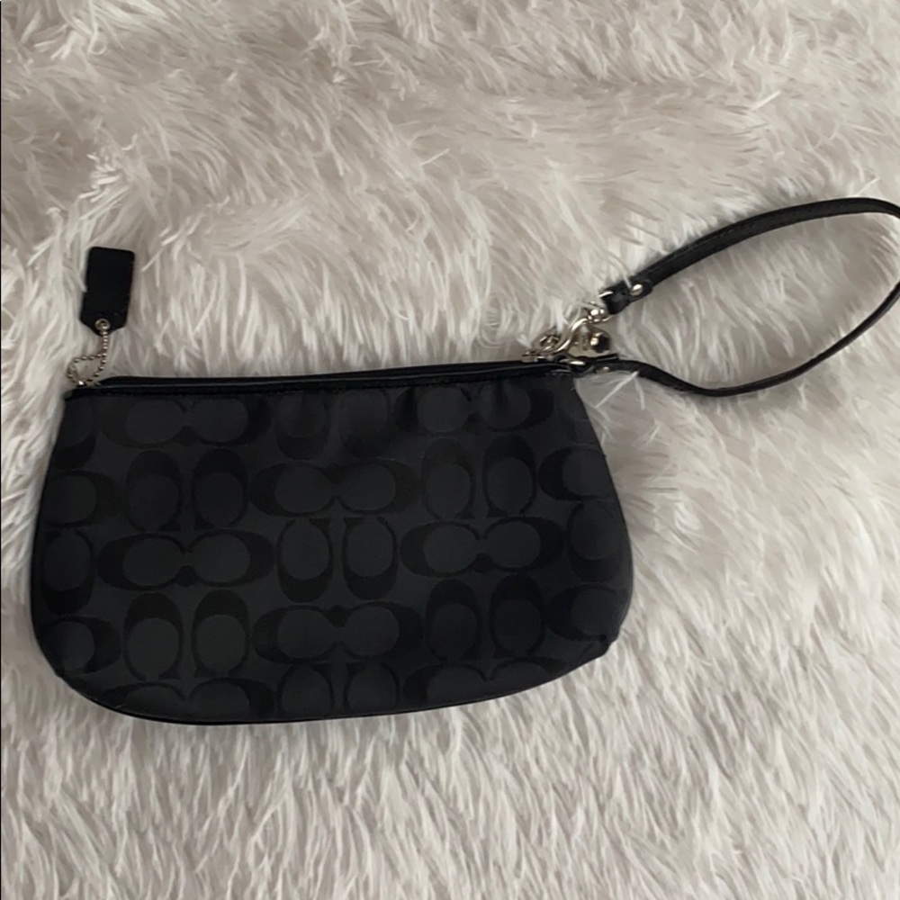 Wristlet - Picture 2 of 7